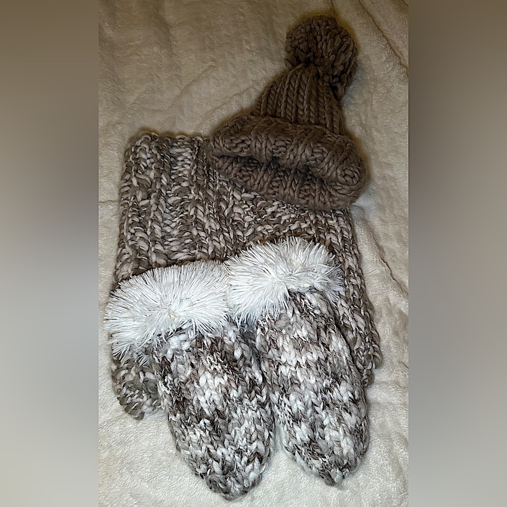 NWOT. NECK SNOOD (fleece-lined), MITTENS (lined), & Matching Stocking Cap w/Pom